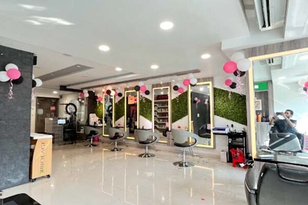Girjas Salon Magarpatta Hadapsar